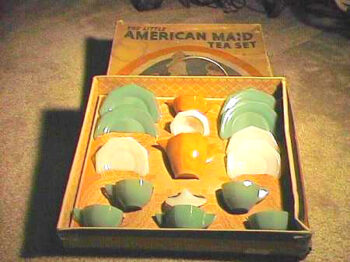 Akro Agate Co. Little American Maid Tea Set 17 piece