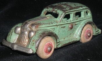 Arcade 1932 Pontiac Toy Car