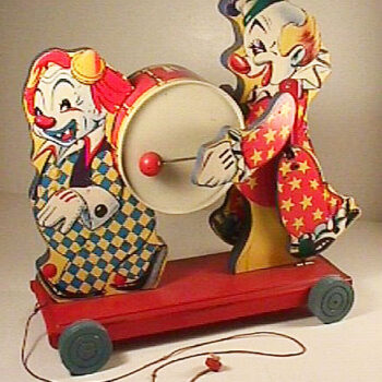 Gong Bell Mfg. Drumming Clowns Pull Toy