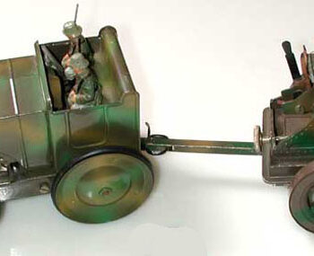 Karl Bub Army Tractor with Field Artillery