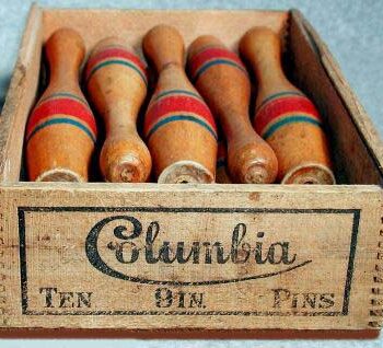 Columbia 10 Pin Wood Bowling Set with Wooden Box