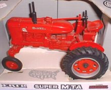 Ertl McCormick Farmall Super M-TA Tractor 1/16