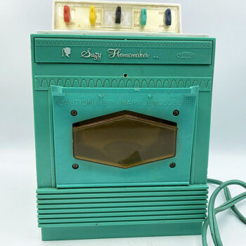 DLT Corp. Topper Suzy Homemaker Stove with Oven Toy   1968