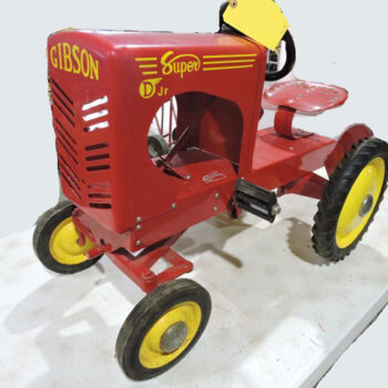 Gibson Super D Jr. Wide Front Pedal Tractor