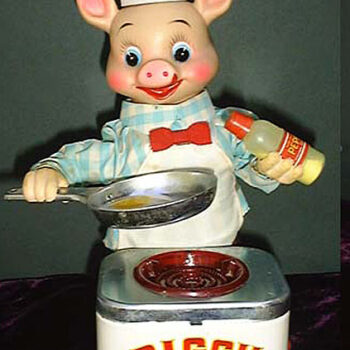 Yonezawa Piggy Cook Mechanical Toy