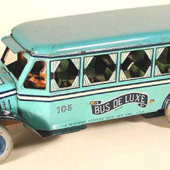 Strauss Deluxe Bus