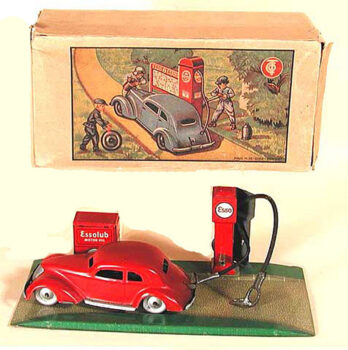 Tipp & Co. Gas Station with Car