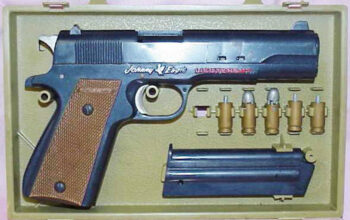 Topper 1965 Johnny Eagle Lieutenant Pistol/Gun  Toy