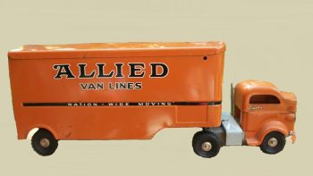 Lincoln Allied Van Lines Delivery Semi Truck