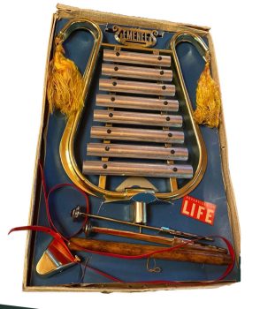 Emenee Golden Glocenspiel (Xylophone) Toy