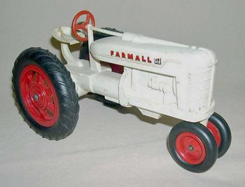 Product Miniature International Harvester White Farmall M Tractor