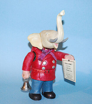 Kuramochi CK Elephant Circus Barker